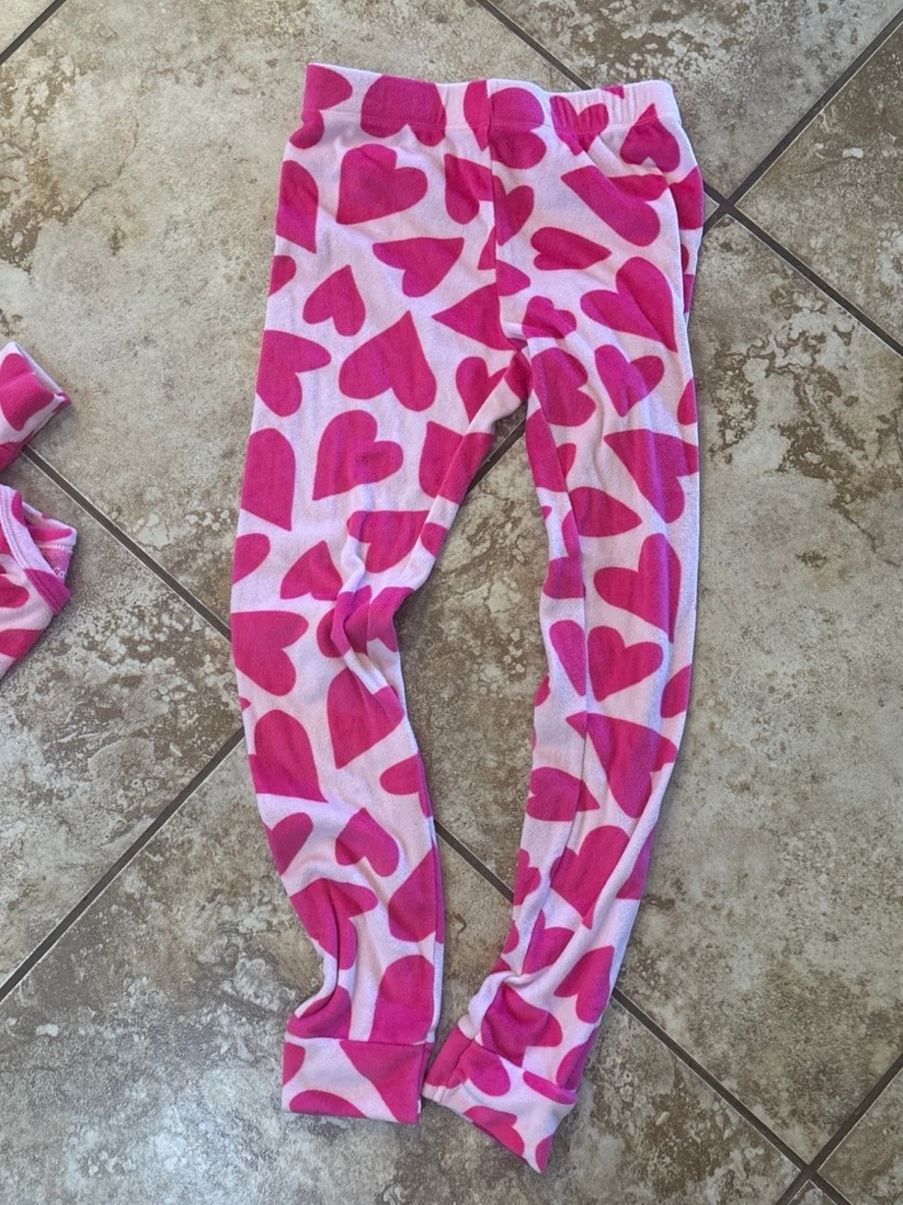Girls cat & jack pink magenta heart soft fleece fuzzy pajamas - Picture 4 of 4